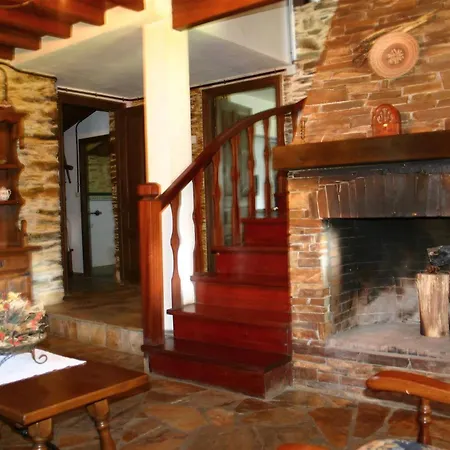 Aldea Lamacido Holiday home *