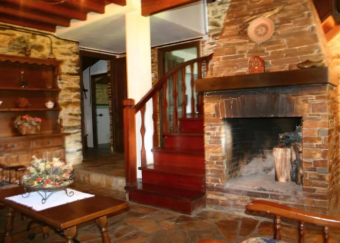 Aldea Lamacido בית נופש *